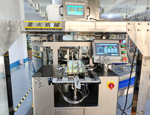 全自動(dòng)給袋式麥片包裝機(jī)實(shí)拍圖