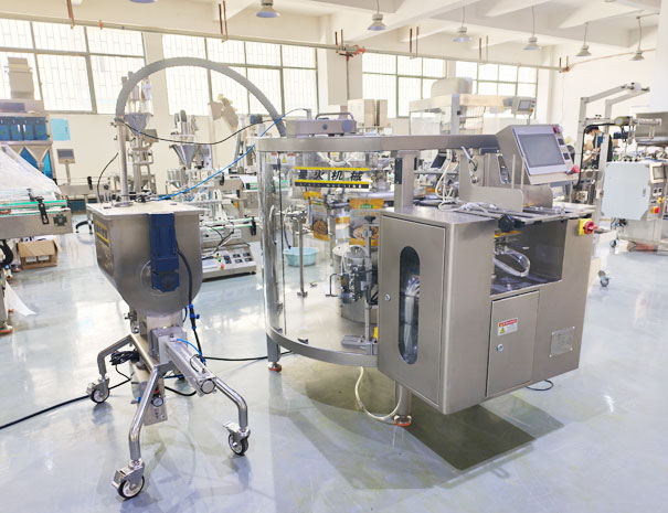 自動給袋式顆粒醬料食品包裝機(jī)實(shí)拍圖