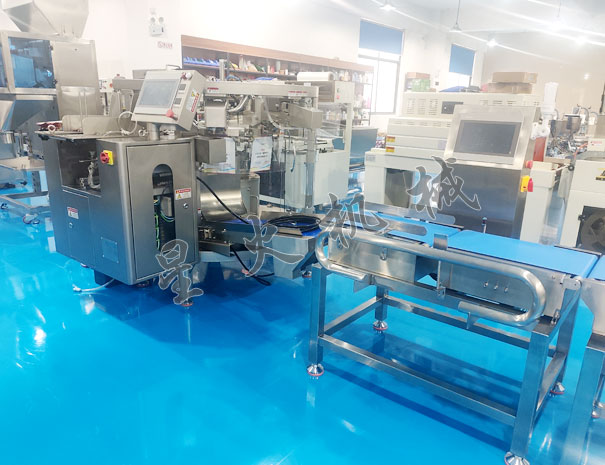 自動給袋式顆粒醬料食品包裝機(jī)